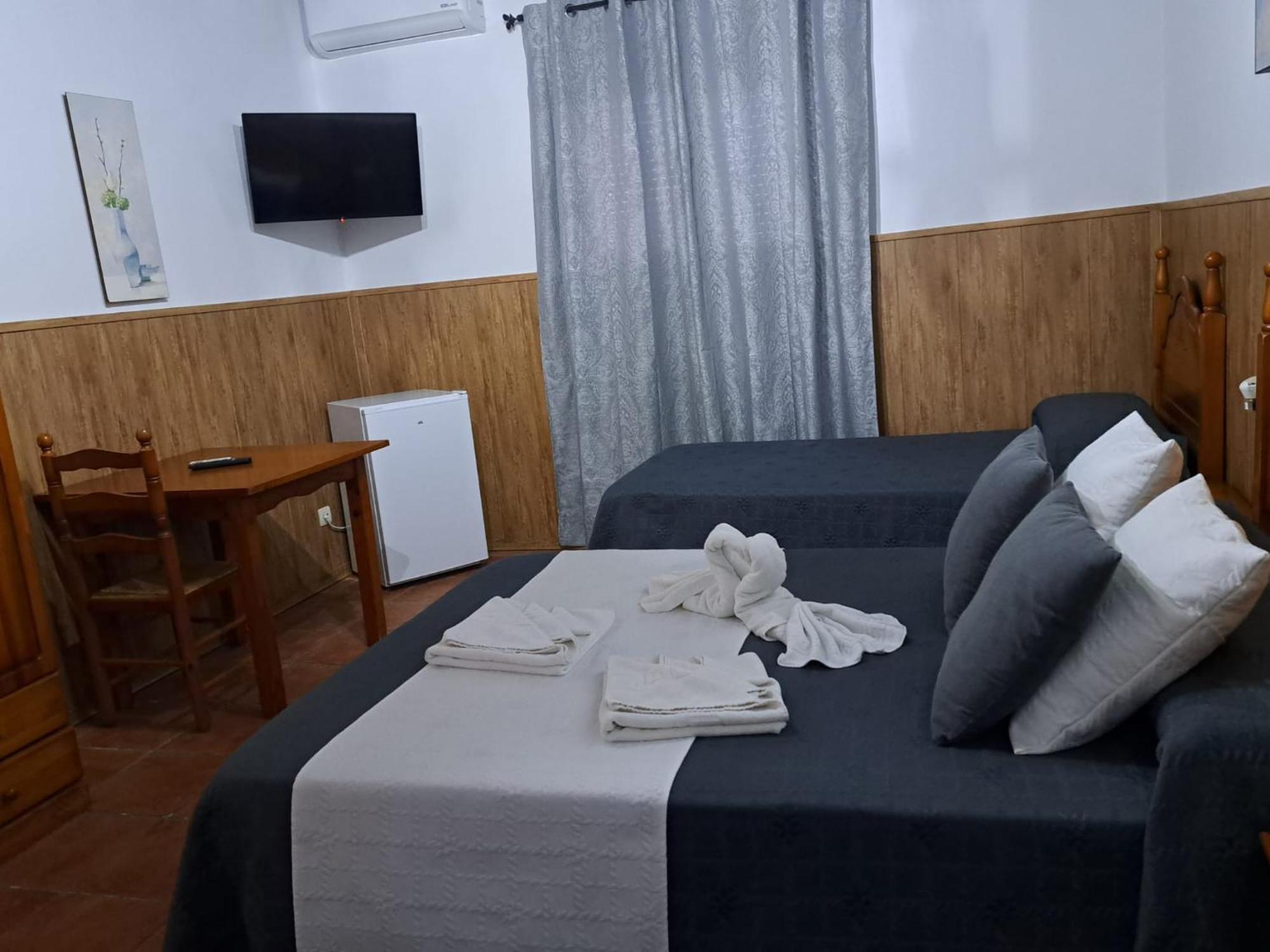 Hostal Brenaverde Gaucin Bagian luar foto