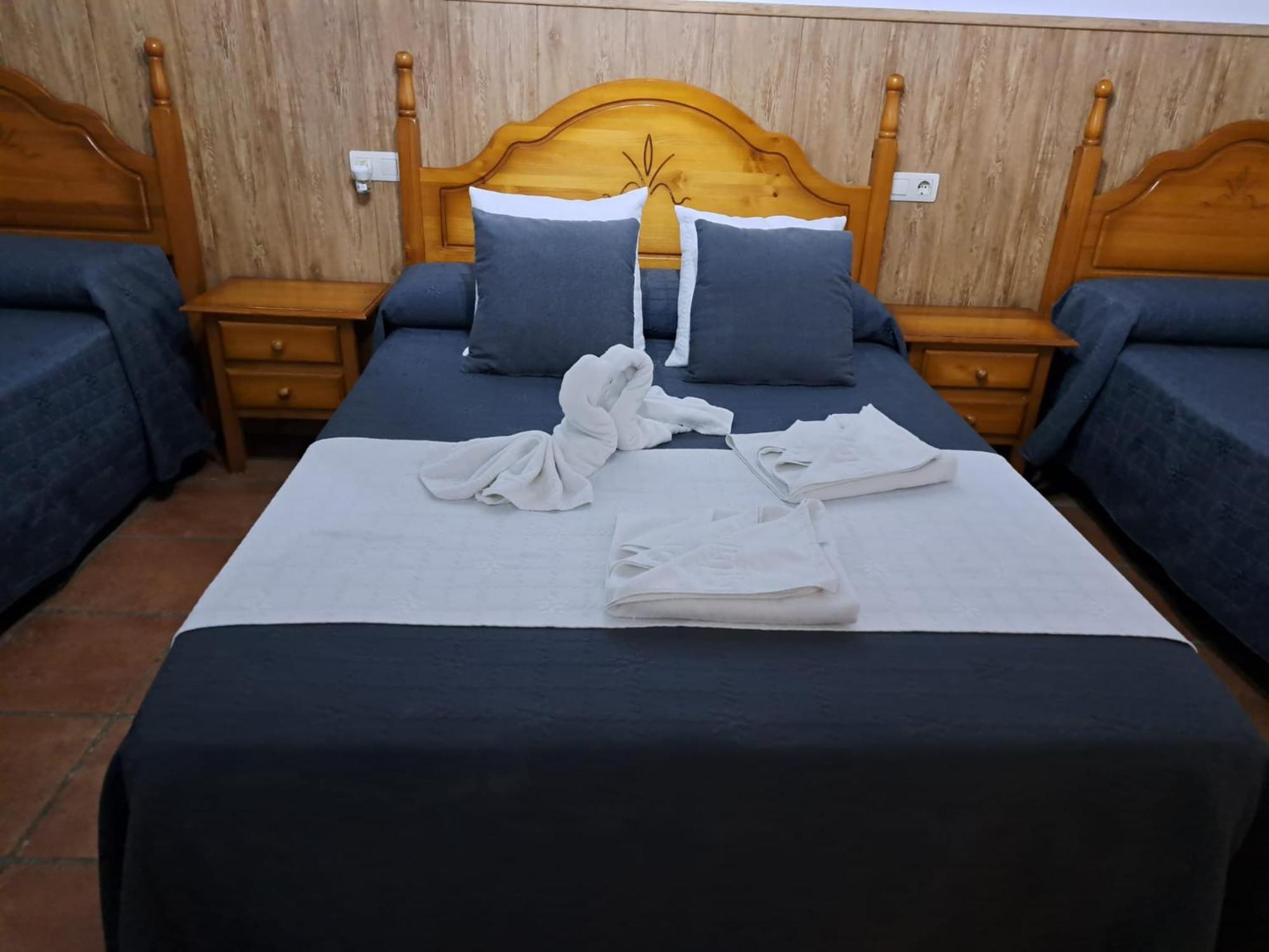 Hostal Brenaverde Gaucin Bagian luar foto